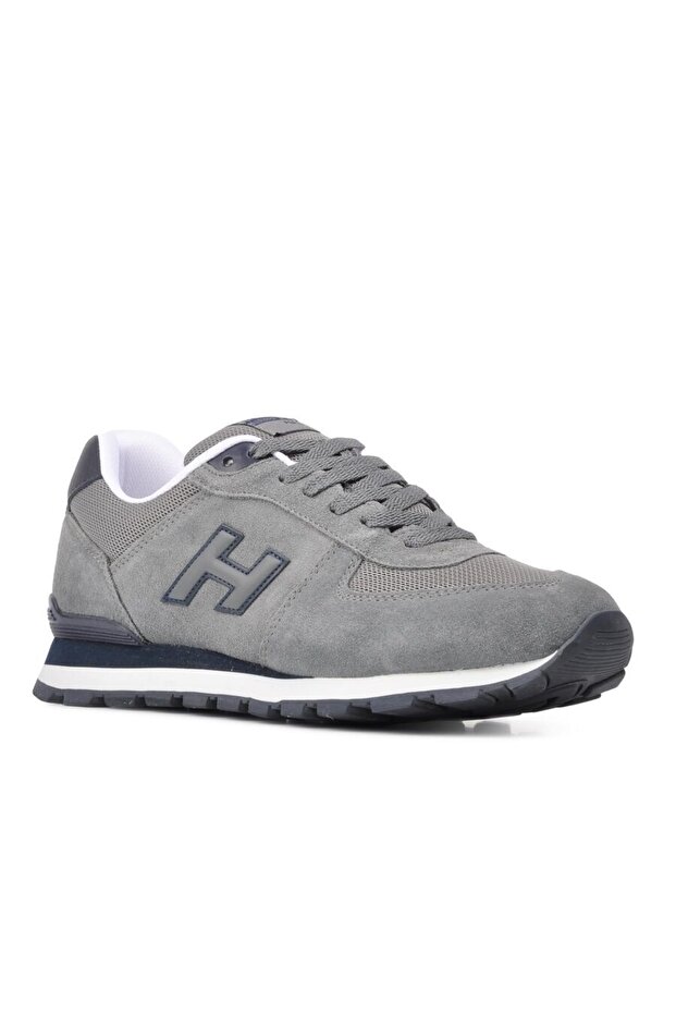 Men's sports shoes