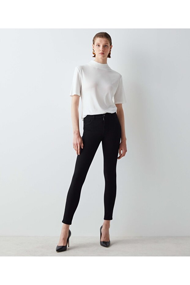 Dik Yaka Basic Tişört - 3