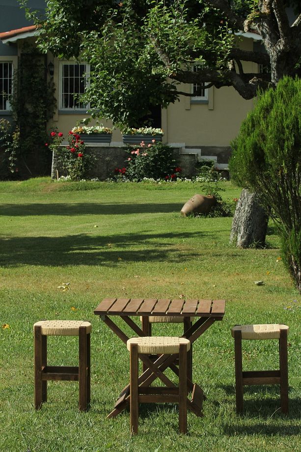 Ceviz Rengi Ahşap Hasır Örgülü Tabure Ve Masa Seti, Piknik Seti, Balkon Tabure Seti - 2