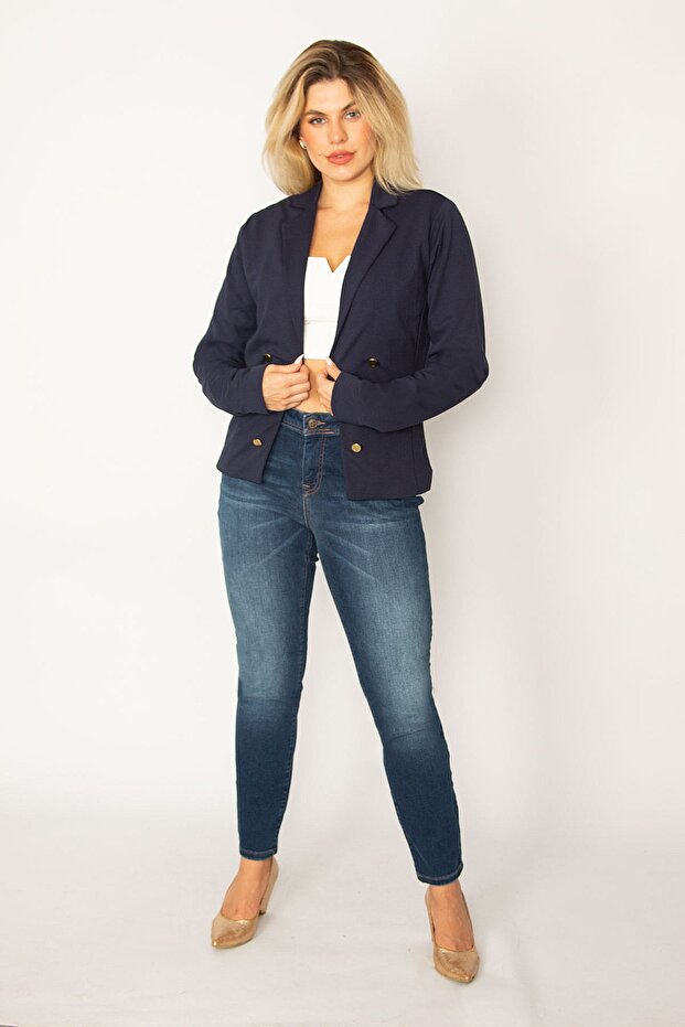 Damska, duży rozmiar, granatowa, zapinana na agraffiti, ozdobna, metalowa, klasyczna marynarka z podszewką na guziki 65n34285 - 6