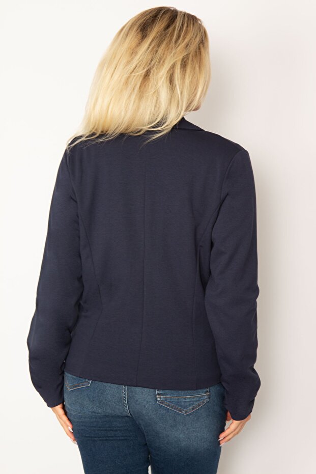 Damska, duży rozmiar, granatowa, zapinana na agraffiti, ozdobna, metalowa, klasyczna marynarka z podszewką na guziki 65n34285 - 5