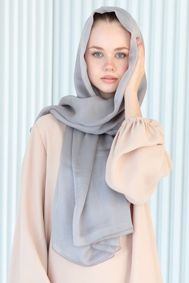وشاح حريري رمادي - 1