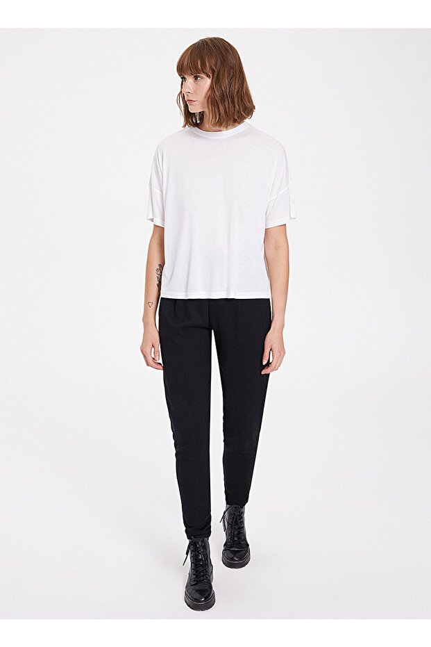 Women's Regular Fit Crew Neck White T-shirt