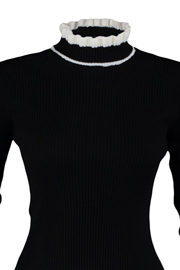 Schwarzer Strickpullover mit Farbblockdesign TWOAW22KZ1250 - 7