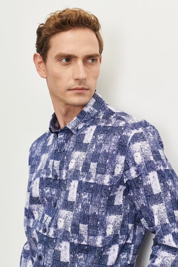 Erkek Lacivert Slim Fit Dar Kesim Düğmeli Yaka %100 Pamuk Baskılı Gömlek - 3