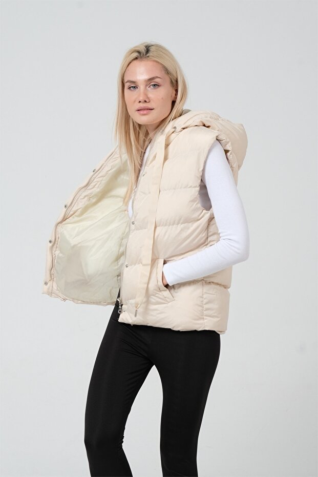 Women's Ecru Hooded Lining Fiber Filled Short Puffer Vest