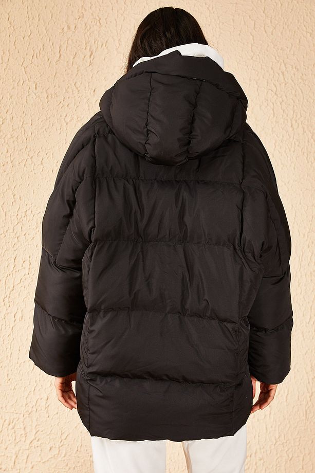 Kadın Siyah Büyük Çift Cepli Kapüşonlu Oversize Şişme Mont - 5