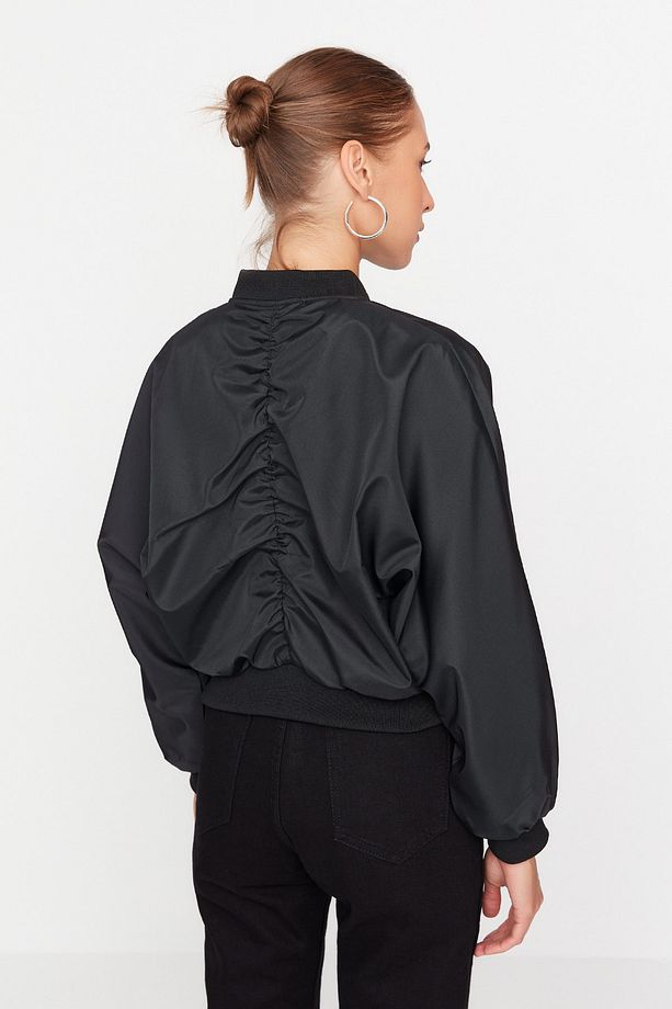 Siyah Oversize Büzgü Detaylı Su İtici Bomber Ceket Mont TWOSS22MO0099 - 5