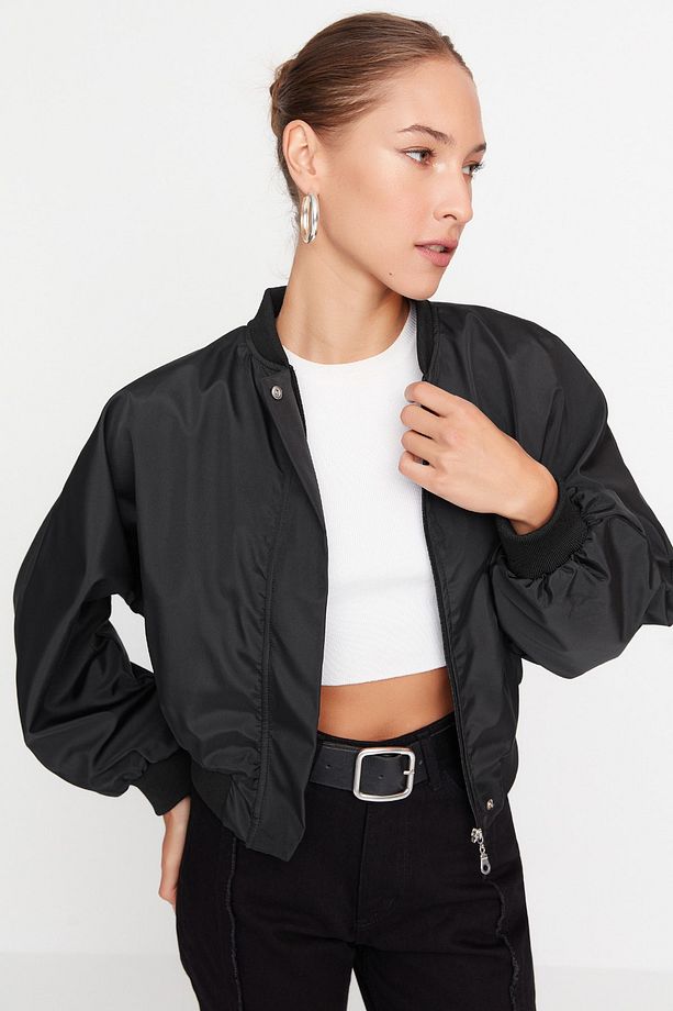 Siyah Oversize Büzgü Detaylı Su İtici Bomber Ceket Mont TWOSS22MO0099 - 3