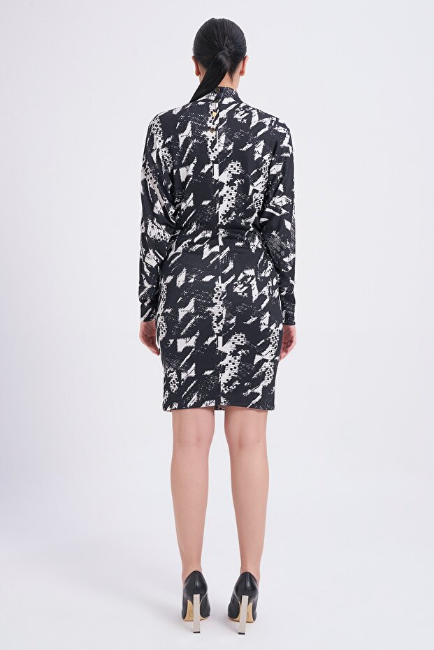 Desenli Streç Elbise - 1