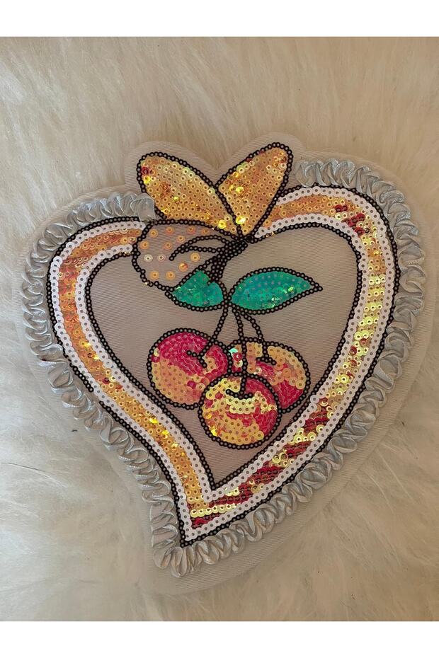 شعار رقعة مزين بقلب الكرز مقاس 21 × 23 سم