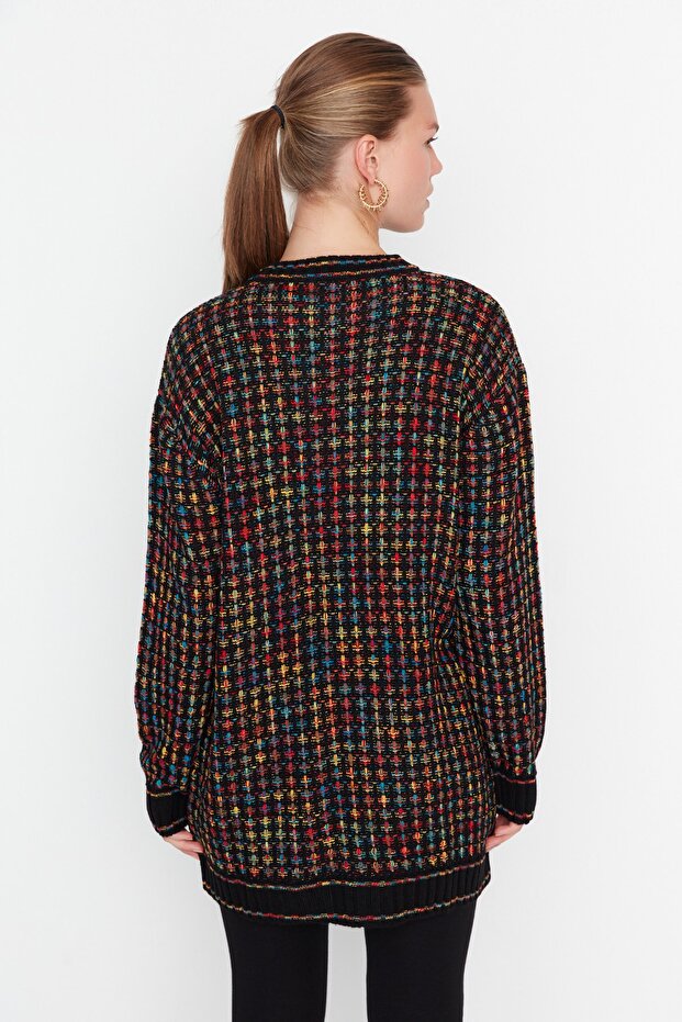 Schwarzer Strickpullover TCTAW23AK00041 - 5