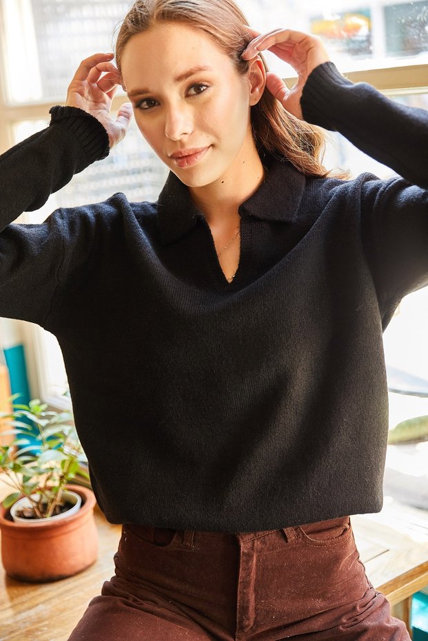 Women's Black Polo Collar Washed Soft Textured Knitwear Sweater KZK-19000432