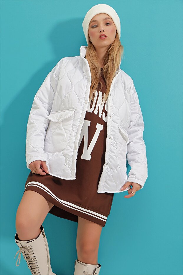 Dámský bílý prošívaný kabátek ALC-X9116 s podšívkou do kapsy pro miminko - 4