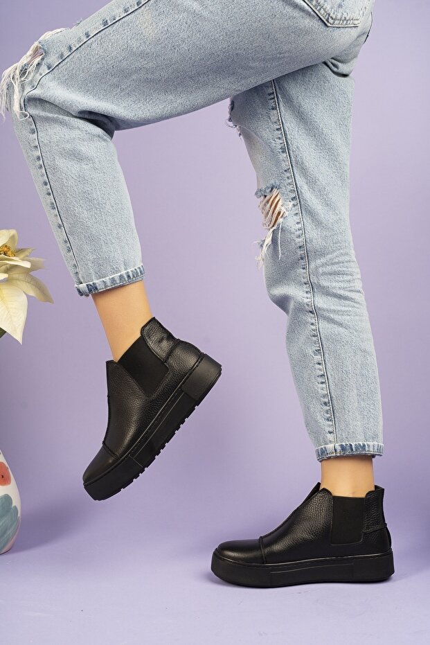 Black - 2056 Women's Genuine Leather Sneakers