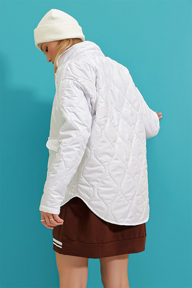 Dámský bílý prošívaný kabátek ALC-X9116 s podšívkou do kapsy pro miminko - 6