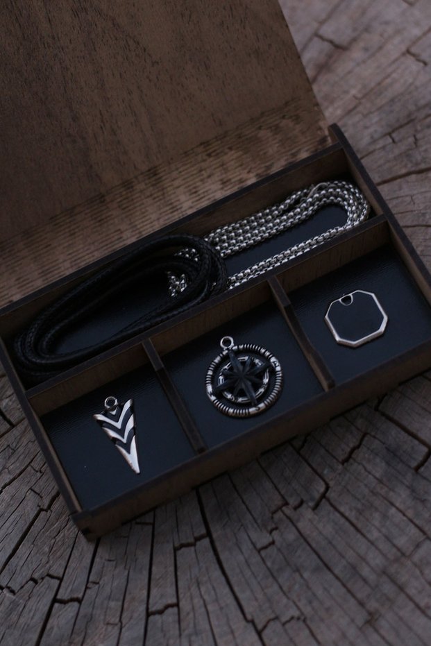 Necklace Set Wooden Special Gift Boxed Pole Compass, Triagle Arrow And Octagon Imprint Imprint Rope And Chain