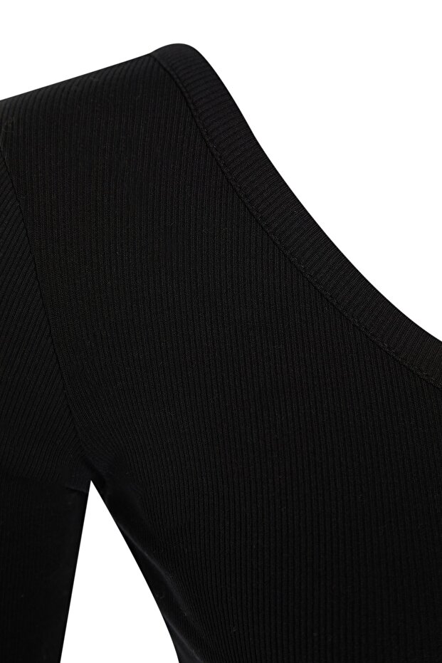 Siyah Fitted/Vücuda Oturan Omzu Açık Fitilli Pamuklu Esnek Örme Bluz TWOAW23BZ00475 - 11