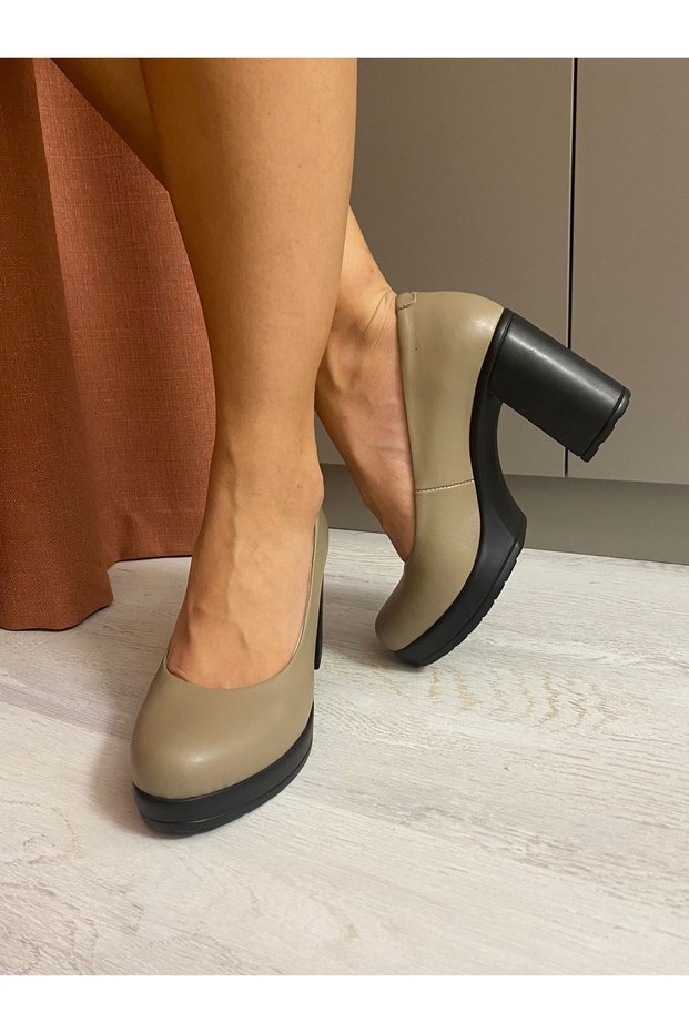 Women's Closed Shoes