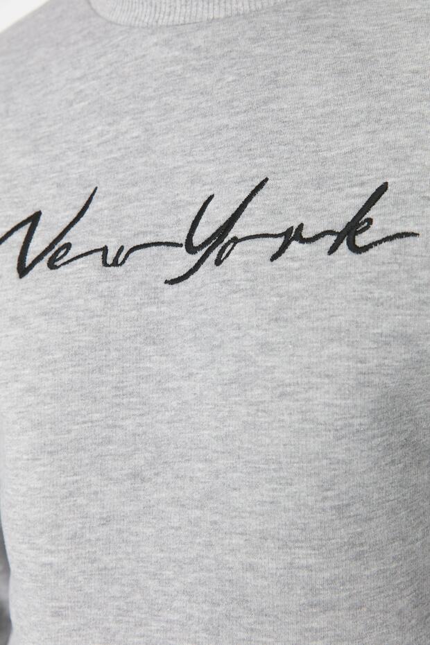 Bluza polarowa New York z haftem w kolorze szarym - regularny krój Tmnaw23Sw00481 - 8