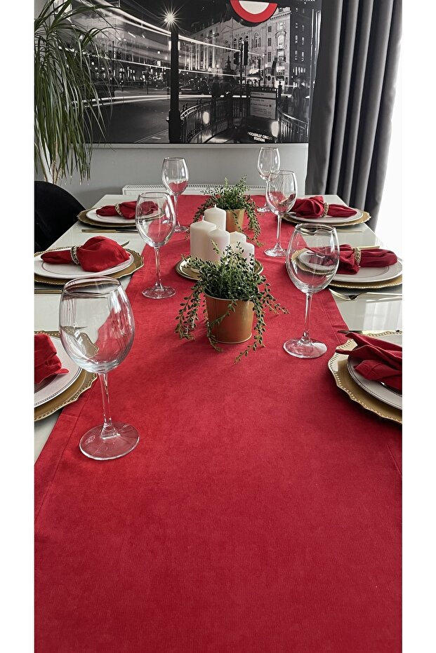 Pearl Velvet Textured Runner Red (Napkins Not Included)