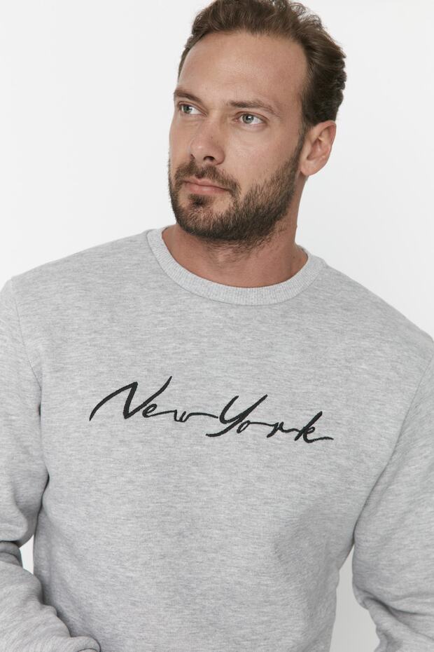 Bluza polarowa New York z haftem w kolorze szarym - regularny krój Tmnaw23Sw00481 - 7