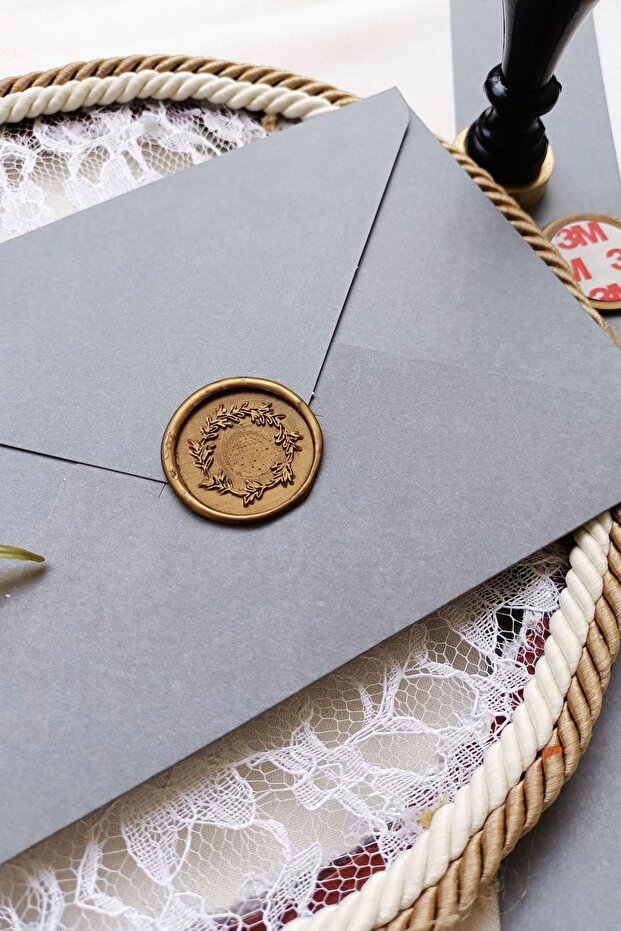 ظرف دعوة رمادي مختوم - 2