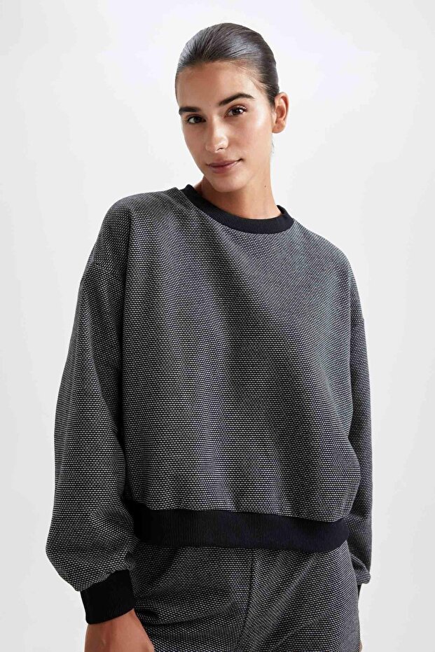 Crew Neck Sweatshirt - Relaxed Fit