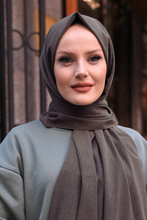 شال من القطن العضوي المحفور باللون البني المر