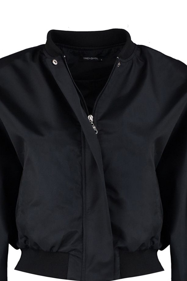 Siyah Oversize Büzgü Detaylı Su İtici Bomber Ceket Mont TWOSS22MO0099 - 7