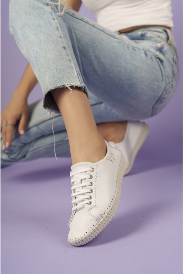 4018 White Leather Women's Lace-up Casual Shoes