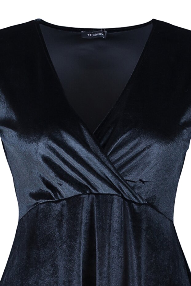 Čierne zamatové pletené šaty s dvojradovým golierom TBBAW23AH00117 - 9