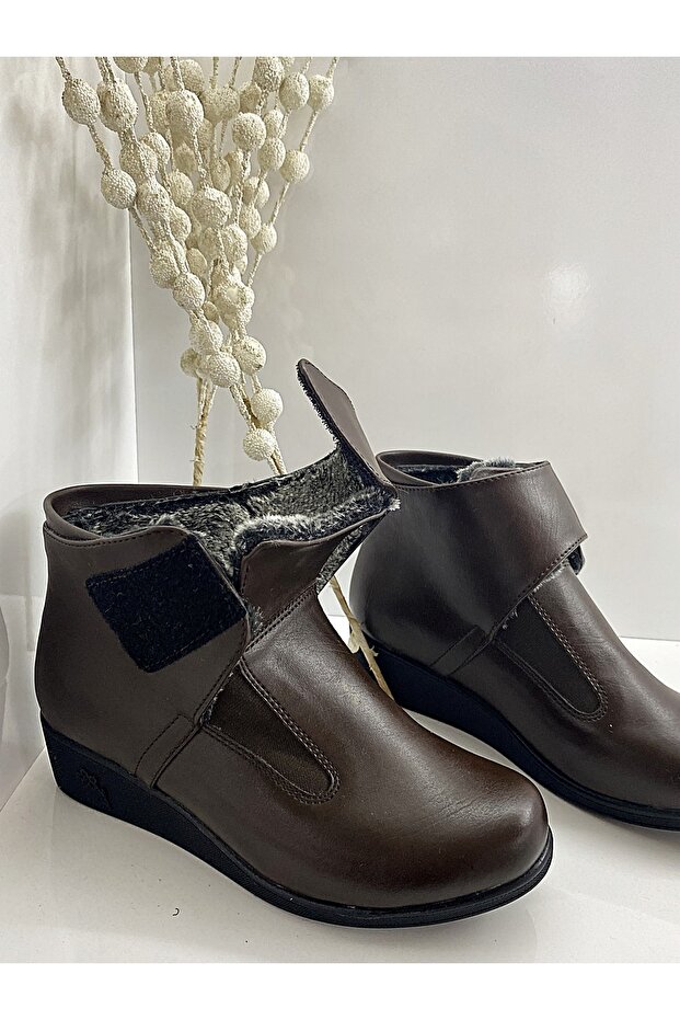 Women's Mother Boots with Hairy Inside, Winter Padding Sole and Velcro