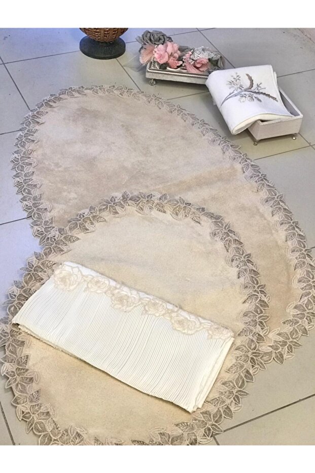 Elegant Lace Embroidered Cotton Bath Mat Set