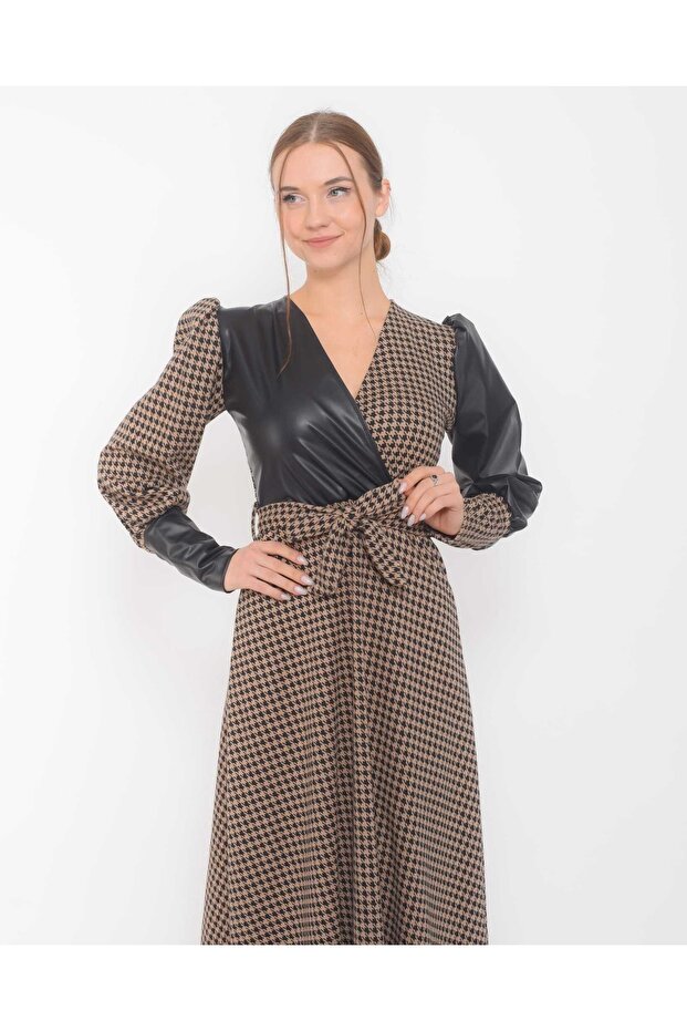 Kožna haljina sa patchwork dizajnom - 5