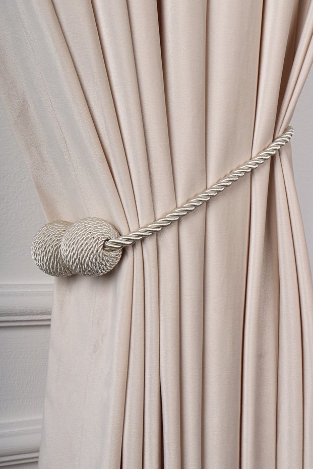 Chickpea Cream Color Classic Curtain Collector with Magnet