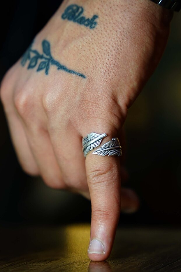 Adjustable Ring with Leaf Feather Figure - 1