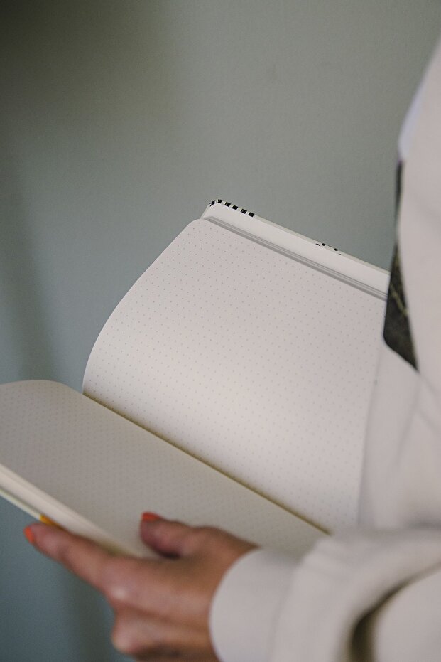 دفتر ملاحظات منقط بغطاء صلب/ جدول أعمال غير مؤرخ - مجلة رصاصة - 3