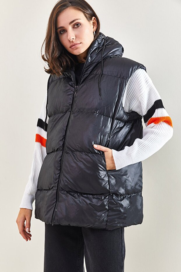 Women's Black Hooded Inflatable Vest 40071028