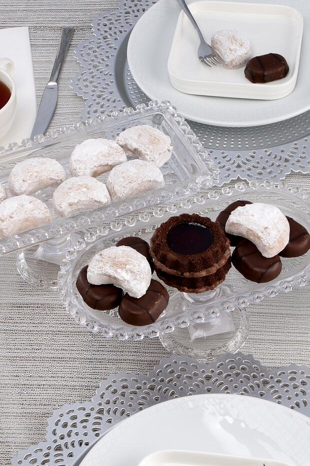 Footed Oval Presentation Rack - Footed Rectangular Presentation Rack - 3