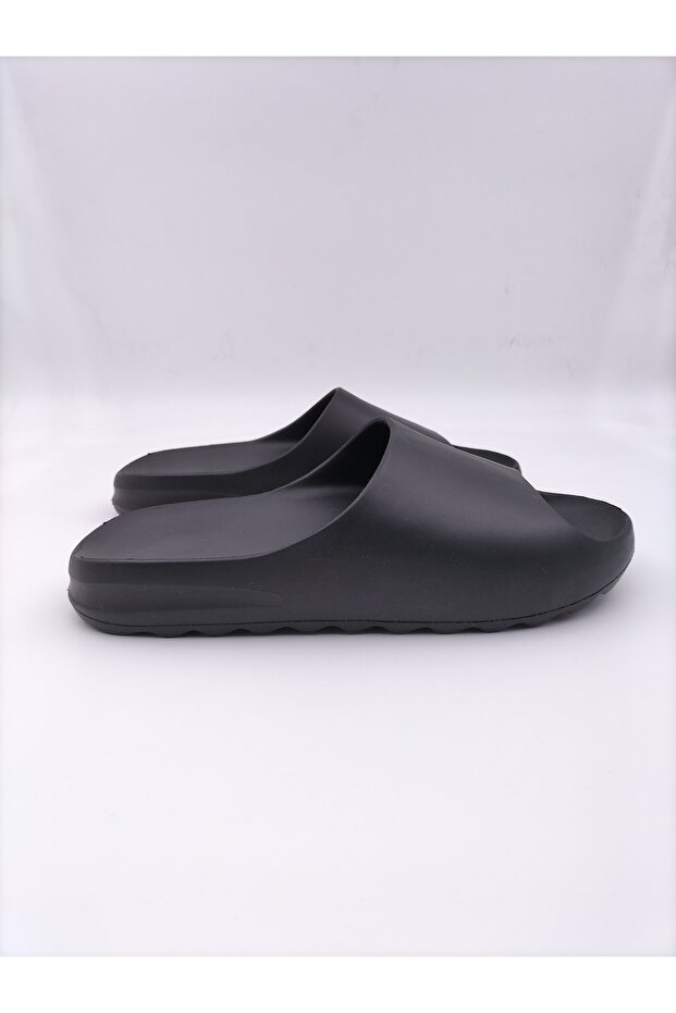 Eva Yezzy Black Unisex Slippers