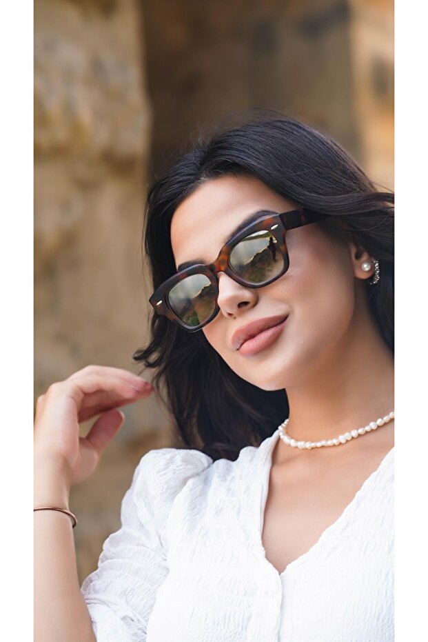 نظارة شمسية نسائية بتصميم مستطيل، إطار جلد الفهد، زجاج بني