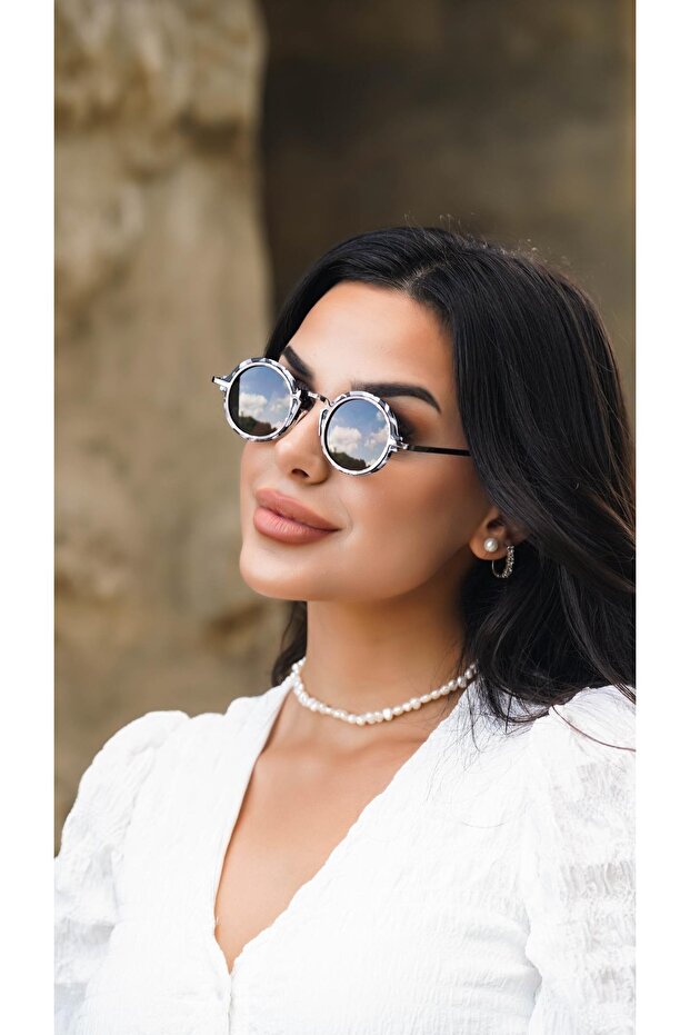 Women's Sunglasses Round Zebra Frame Black Glass