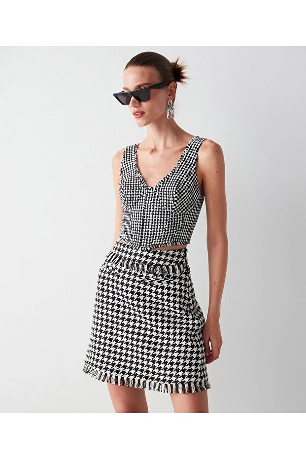 Houndstooth Pattern Crop Blouse - 2