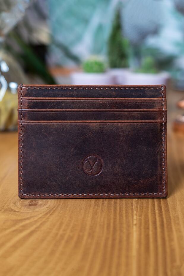 حامل البطاقة الأساسي المميز باللون البني - 1