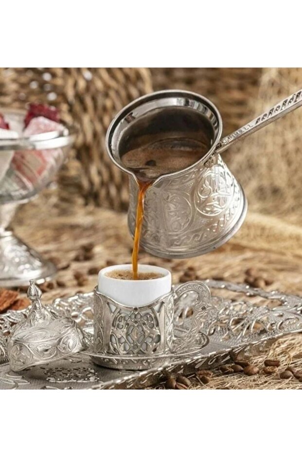وعاء قهوة مطرز بأربعة أكواب