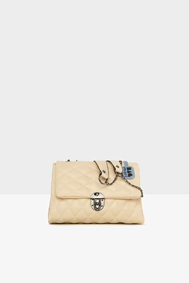 Cream Women's Quilted Cover Oval Lock Bag M000007752