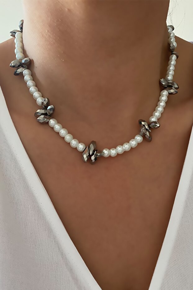 Sparkling Pearl Necklace
