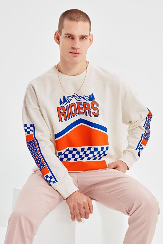 Ekru Oversize/Geniş Kesim Uzun Kollu Baskılı Sweatshirt TMNAW22SW0579 - 1