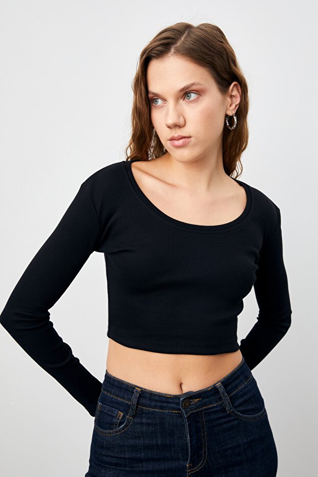 Women's Black Pool Collar Camisole Crop Body